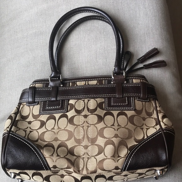 Coach NWOT Hamptons signature small satchel - Picture 4 of 7